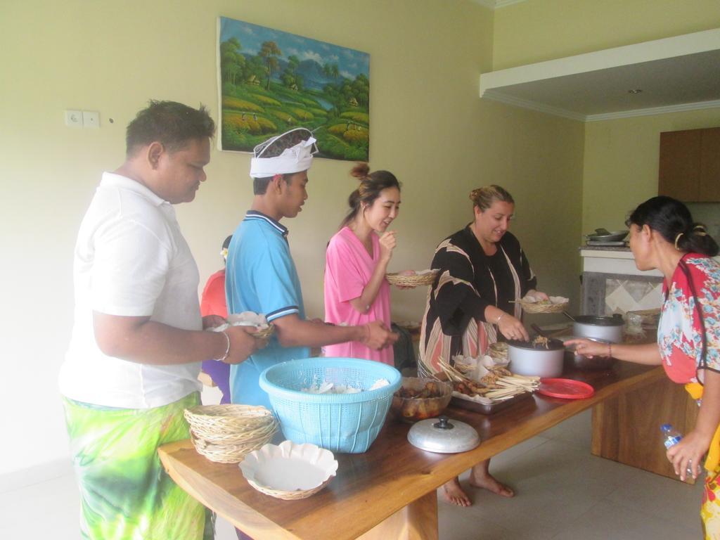Ayu Guest House 2 Canggu Екстериор снимка