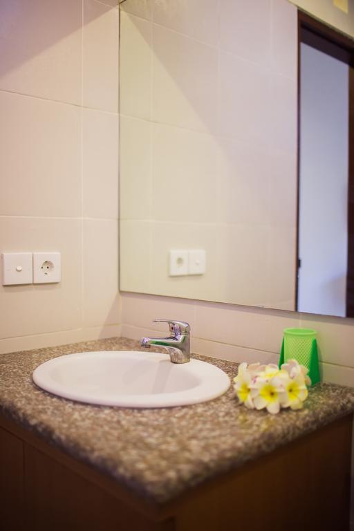 Ayu Guest House 2 Canggu Екстериор снимка